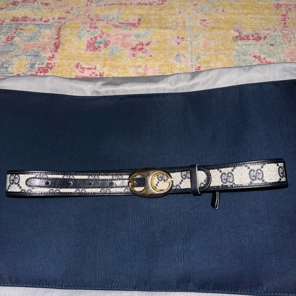 Gucci Vintage RARE Gold Dark Navy Women’s Belt